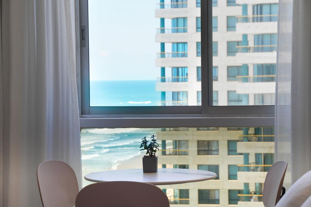 Lex Home In A Luxury Hotel Herzliya Bagian luar foto